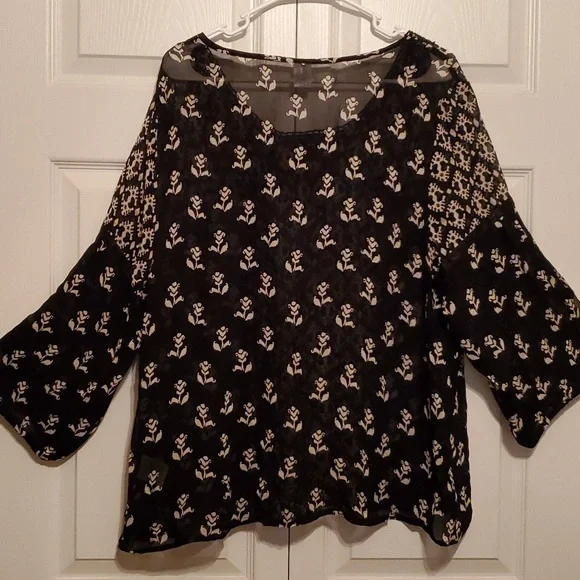 NWOT Bila Women's Boho Style Black & White Floral Sheer Top  Size XXL - Picture 7 of 10